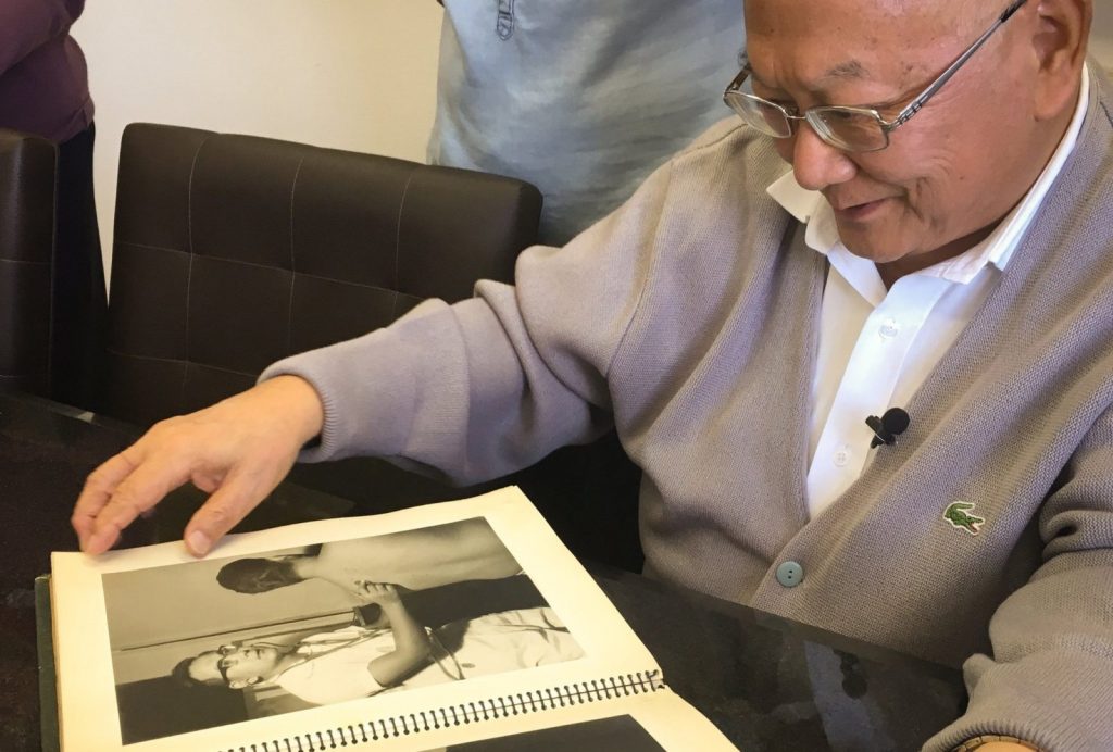 Dr. Wong Chiu Ping e seu álbum de recordações