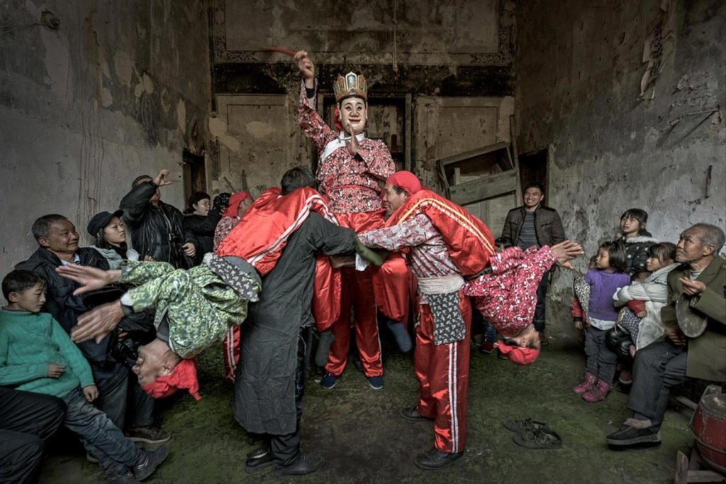 Cultura Nuo: dos rituais xamânicos às performances artísticas