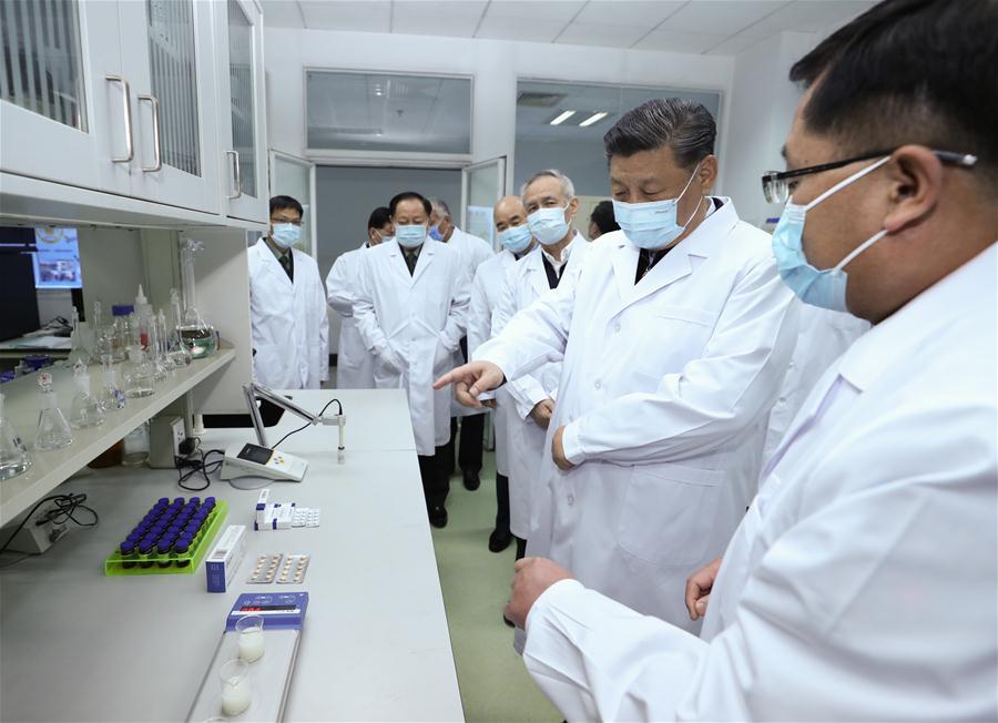 Presidente chinês, Xi Jinping, destaca avanço da pesquisa científica sobre COVID-19 durante inspeção em Pequim - Foto: Xinhua