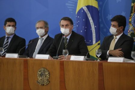 Em coletiva realizada nesta quarta-feira (18), ministros apresentaram medidas para combate ao coronavírus; Governo Federal pedirá ao Congresso o reconhecimento de calamidade pública - Foto: Estadão Conteúdo